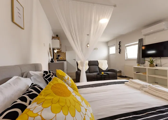 Apartments Lia